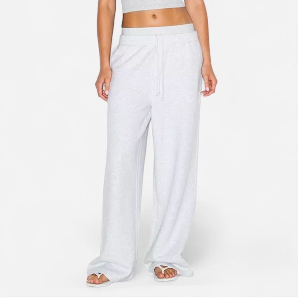 SKIMS *NWT COTTON FLEECE EXPOSED BOXER PANT | COLOR: LIGHT HEATHER GREY